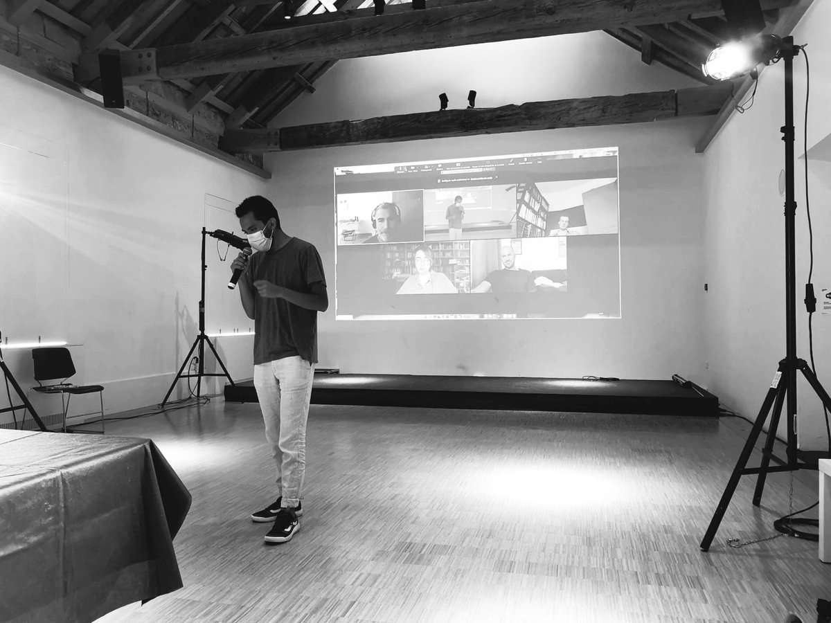 efti_fotografia's tweet photo. 🖇️"Las pruebas y los errores generan milagros"🖇️
Esta cita y estas fotos nos hace llegar nuestra #profesoraefti @CarmenDalmau1 desde los VISIONADOS de @ArtPhotoBcn👀
¡¡A las 20.00 se hará oficial el veredicto y conoceremos a lxs premiados #visionados_2021!!
¡Mucha suerte! https://t.co/StaSFkw8L0