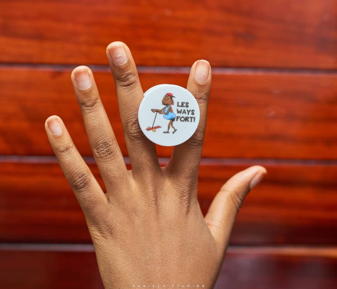 betamerch237's tweet image. Beta phone sockets are available,get a stylish firm grip on your phone with our phone sockets order one now amd receive our beta packaging for free

Cost: 2,000frs
Available in 7 designs

Shop at betamerch237.com
WhatsApp us: 659322793 

#BetaMerch #betatinz
