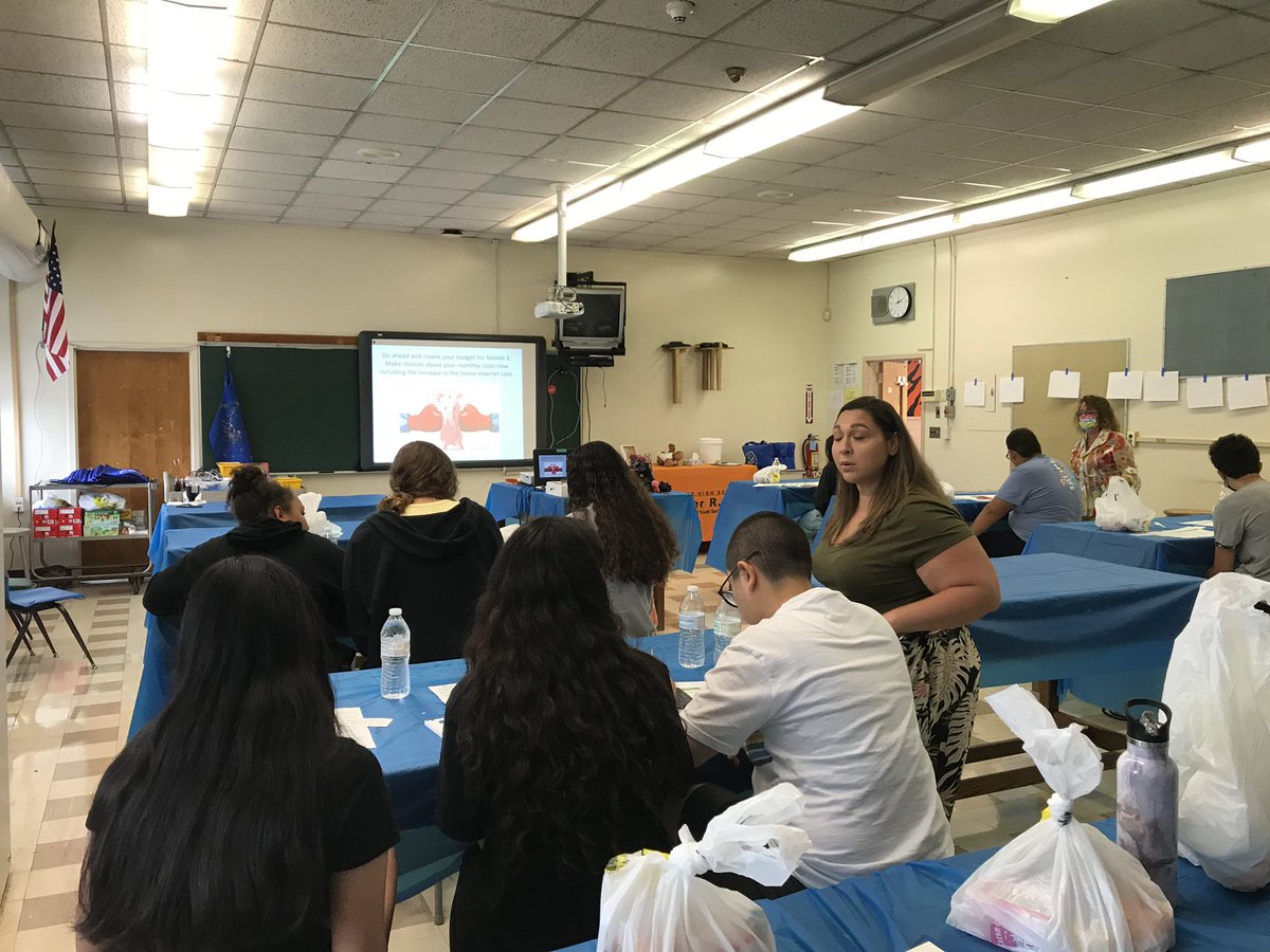 DoverGuidance's tweet image. DHS Tiger RAP held a fun and activity filled #SummerEnrichmentProgram this week! Students enjoyed yoga, theatre &amp;amp; team building workshops, #charactereducation, employment &amp;amp; financial activities, #communityservice initiatives and social/emotional/peer support! Here are some photos