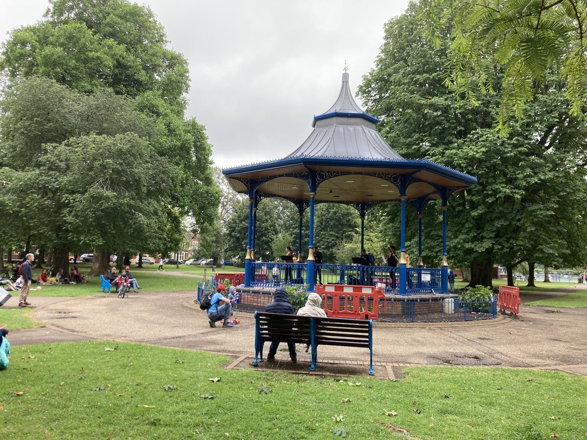 Cooling light rain and ⁦<a href="/VicSalonBand/">Victoria Salon Band</a>⁩ at Victoria Park #Cardiff.
They are playing two shows @ Insole Court on Aug13. Worth seeing, I’d say.
