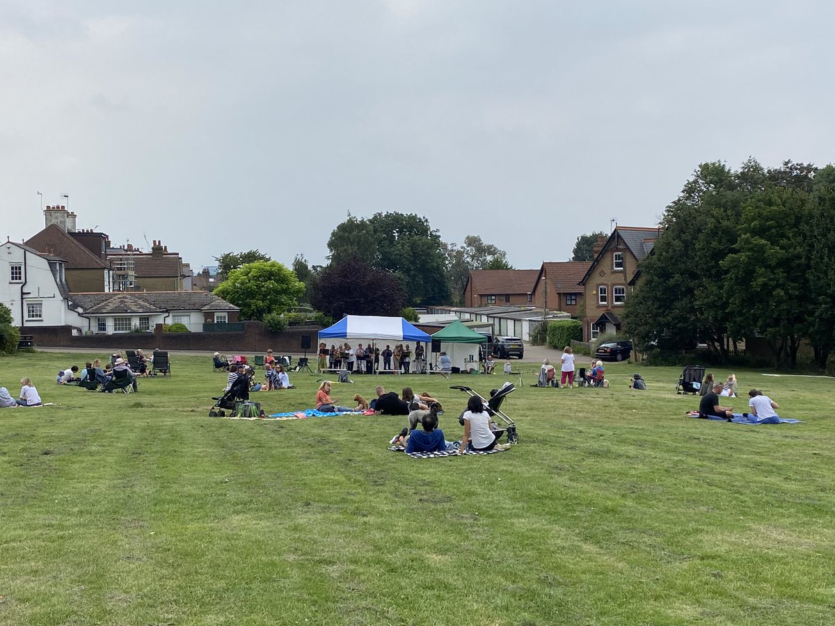 Grateful that the weather has held out for the <a href="/OxheyVillage/">OVEG</a> picnic on Oxhey Green, Lower Paddock Road #oxheyvillage #watford