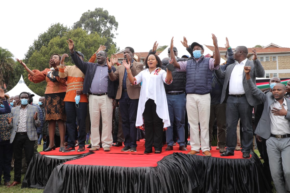 AnneWaiguru's tweet photo. In Meru today to reaffirm our commitment as Mt kenya leaders to securing our people's economic interests at the negotiating table. In full recognition that they are best secured by our very own not strangers. As we say-No one laughs with someone else’s teeth
#tujipangeamatupangwe https://t.co/BcvUz9RGAf