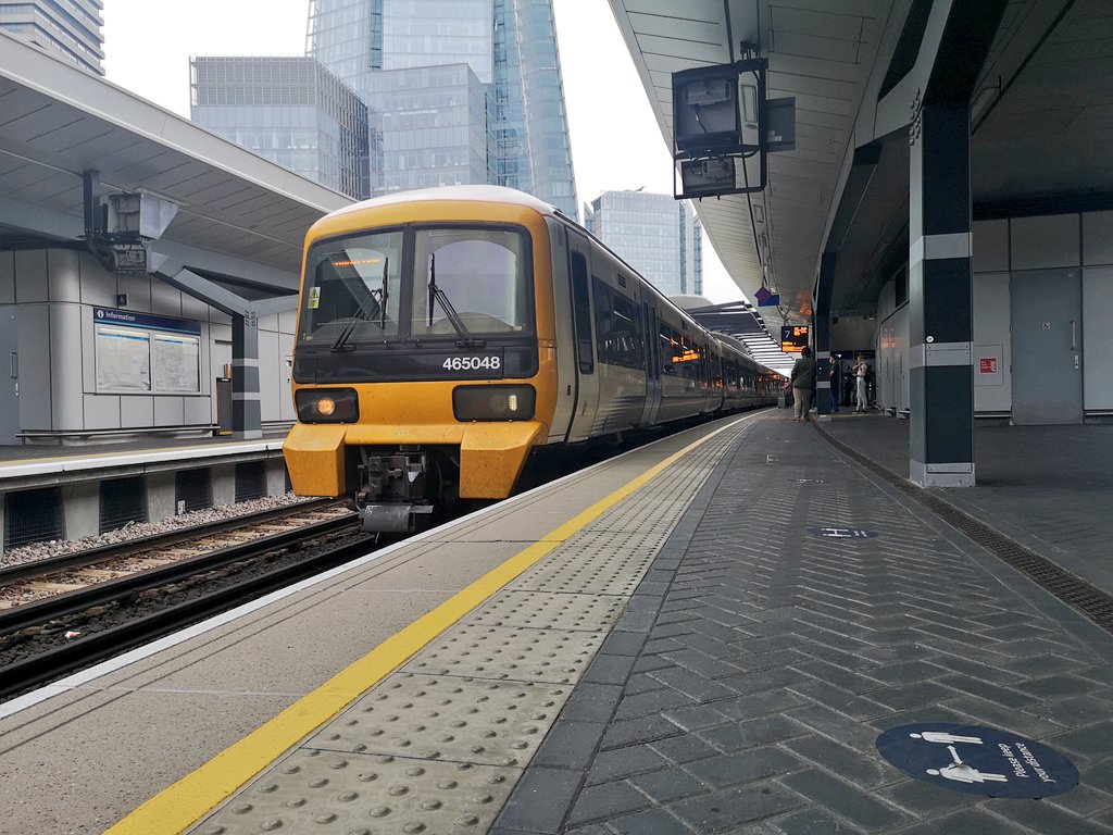 DownOnTheStour's tweet image. Networker Time. 😏

I've dragged @midland__london to the darkside of london...3rd rail land 😱

Time to ride these fantatsic Metro-Cammell built units! 😍

#DispatchersOfTwitter #networkers #class465 #class466 #southeastern #trainphotography #railwayphotography #railtwitter