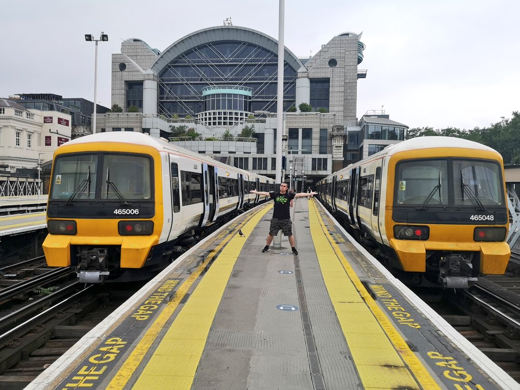 DownOnTheStour's tweet image. Networker Time. 😏

I've dragged @midland__london to the darkside of london...3rd rail land 😱

Time to ride these fantatsic Metro-Cammell built units! 😍

#DispatchersOfTwitter #networkers #class465 #class466 #southeastern #trainphotography #railwayphotography #railtwitter