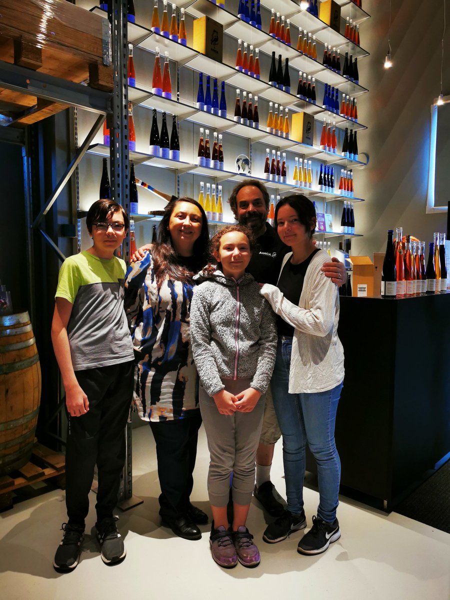 RadioVoima's tweet photo. Palkittu marjaviinitila Ainoa Winery sijaitsee Hollolan Miekkiössä! Ainoa Wineryn viineissä maistuvat suomalaiset villimarjat, kuten mustikka, puolukka ja lakka. Kuuntele haastattelu: https://t.co/1SiOprIHEb
@VisitLahti @HollolanKunta #visitlahti #marjaviini #viinitila #hollola https://t.co/NKFPP4g4s7