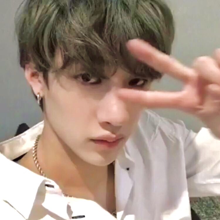 ssickyo's tweet photo. ur favourite banger is me😵💫 
#stayselcaday https://t.co/e5euS7HGqs