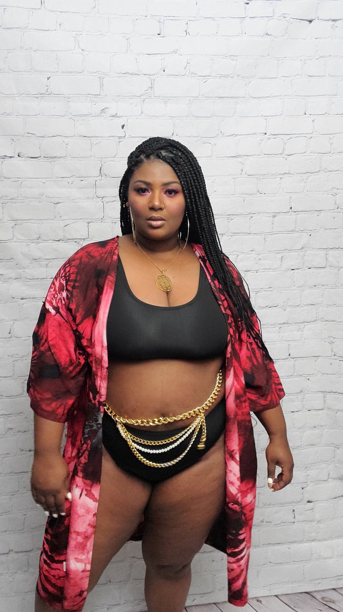 NtrovertedX06's tweet photo. Summer Essentials Sale going on now! 25% off no code needed💜 #summer #plussizesbikini #beachbody #kimono #SundressSeason https://t.co/ILaBbZWtVG
