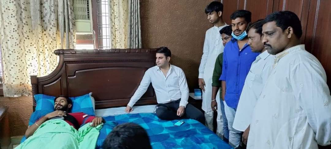 ferozkhaninc's tweet image. Team #MohammedferozKhan followed by Tpcc Secretary Rashed Khan met @TSNSUI president @VenkatBalmoor garu at his residence to inquire about the incident of his Rib fracture happened while protesting at Indira Park &amp;amp; his health condition.

#Adminpost