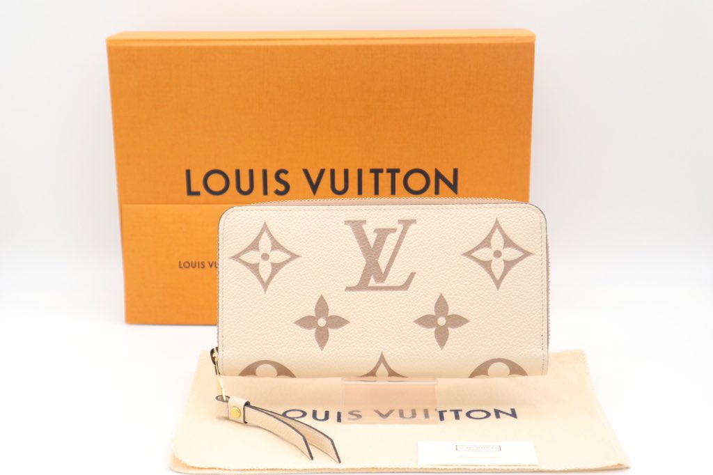 bicm_official's tweet photo. ●本日の入荷情報
【ブランド】LOUIS VUITTON
【商品名】モノグラム アンプラント バイカラー ジッピーウォレット 
【ランク】S
【店頭価格】￥135,000-
 
大人気❗️❗️現行完売品❗️❗️

リユースショップ では、レアなモデルも手に入ります😆✨✨
　　
🔻楽天市場
https://t.co/10W1538e45 https://t.co/dIRj4S5Mrf
