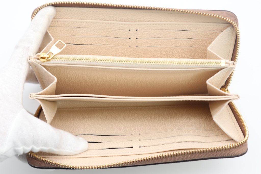 bicm_official's tweet photo. ●本日の入荷情報
【ブランド】LOUIS VUITTON
【商品名】モノグラム アンプラント バイカラー ジッピーウォレット 
【ランク】S
【店頭価格】￥135,000-
 
大人気❗️❗️現行完売品❗️❗️

リユースショップ では、レアなモデルも手に入ります😆✨✨
　　
🔻楽天市場
https://t.co/10W1538e45 https://t.co/dIRj4S5Mrf
