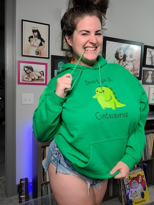Who else chews their hoodie strings out of boredom??  Also, snag this hoodie and more over at my etsy<a href="/tag/sleepygirl"class="tags"><span>#sleepygirl</span></a><a href="/tag/greeneyes"class="tags"><span>#greeneyes</span></a><a href="/tag/sleepy"class="tags"><span>#sleepy</span></a><a href="/tag/tanktop"class="tags"><span>#tanktop</span></a><a href="/tag/exhausted"class="tags"><span>#exhausted</span></a>