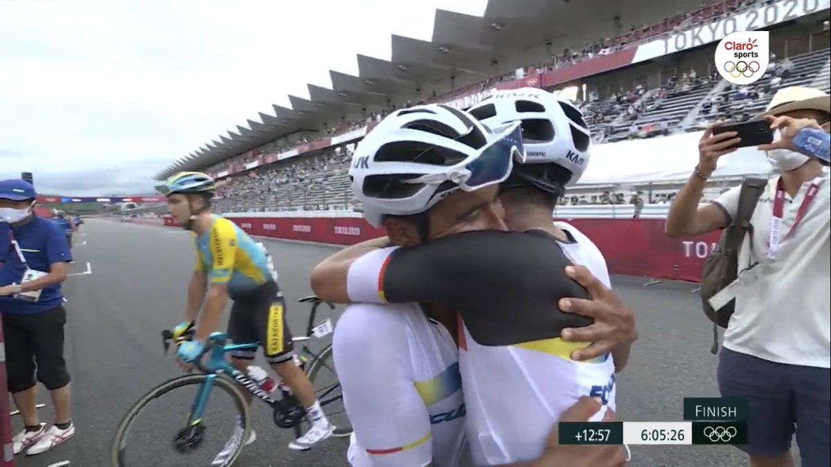aleexxcordova's tweet photo. @RichardCarapazM @ECUADORolimpico @Olympics Desde el Carchi para todo el
mundo y al Olimpo se a
dicho #Mijin 🙌🏽 siiii la
Locomotora de Oro
@RichardCarapazM 🚂🚴🏻🔥🔥
#JonathanNarváez 💨🔥🏁
q orgullo ser Ecuatoriano😭
#FuerzaRichie🥇💐
#FuerzaJonathan👏🏽
@ECUADORolimpico 🇪🇨
#ConLaBendiciónDeDios 💪🏽🙏🏽
#MindAndBodya360°🧠📚🏋🏽♀️ https://t.co/neGrhXLE5g