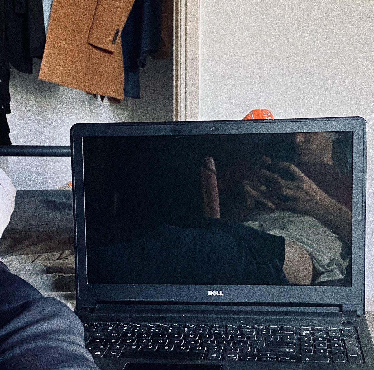 patrickismynam3's tweet image. 👁👄👁 #gay #gayboy #me #cock #hung #dick #xxx #erotica #sweatpants #trackies #whitesox #whitesocks