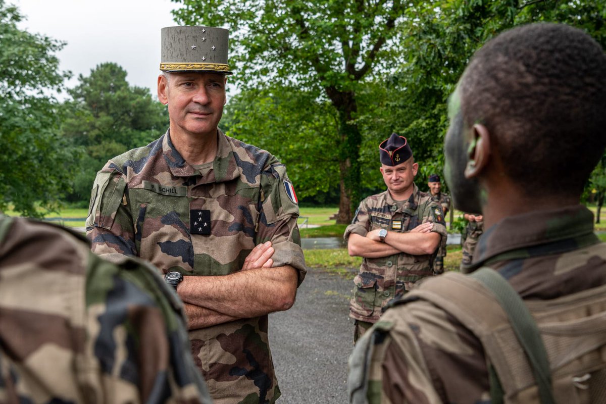 CEMAT_FR's tweet image. En visite au #CFIM de la #9BIMA. La formation de nos jeunes engagés est déterminante pour nos succès futurs. Il nous faut des combattants solides physiquement et moralement, capables de s’adapter aux circonstances les plus complexes #NosJeunesOPS
