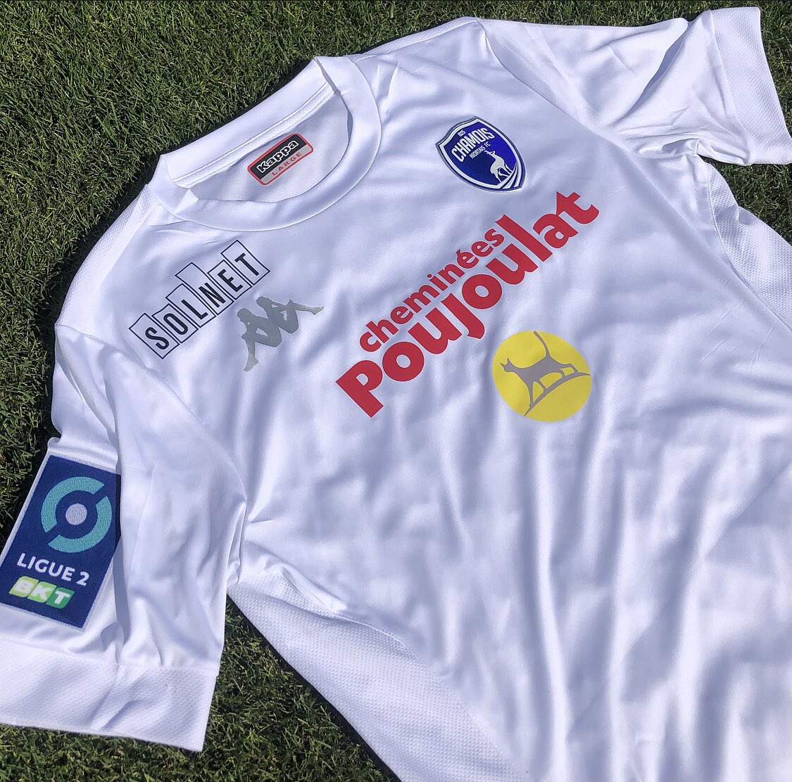 ChamoisStFlo's tweet image. 😍 La @Ligue2BKT reprend aujourd’hui. Pour fêter ça on vous offre notre tout nouveau maillot extérieur, celui qui sera porté ce soir sur la pelouse de Valenciennes. ✨

🍀 Pour participer et tenter de gagner ce maillot c’est tout simple : RT + Follow les @ChamoisNiortais 💙