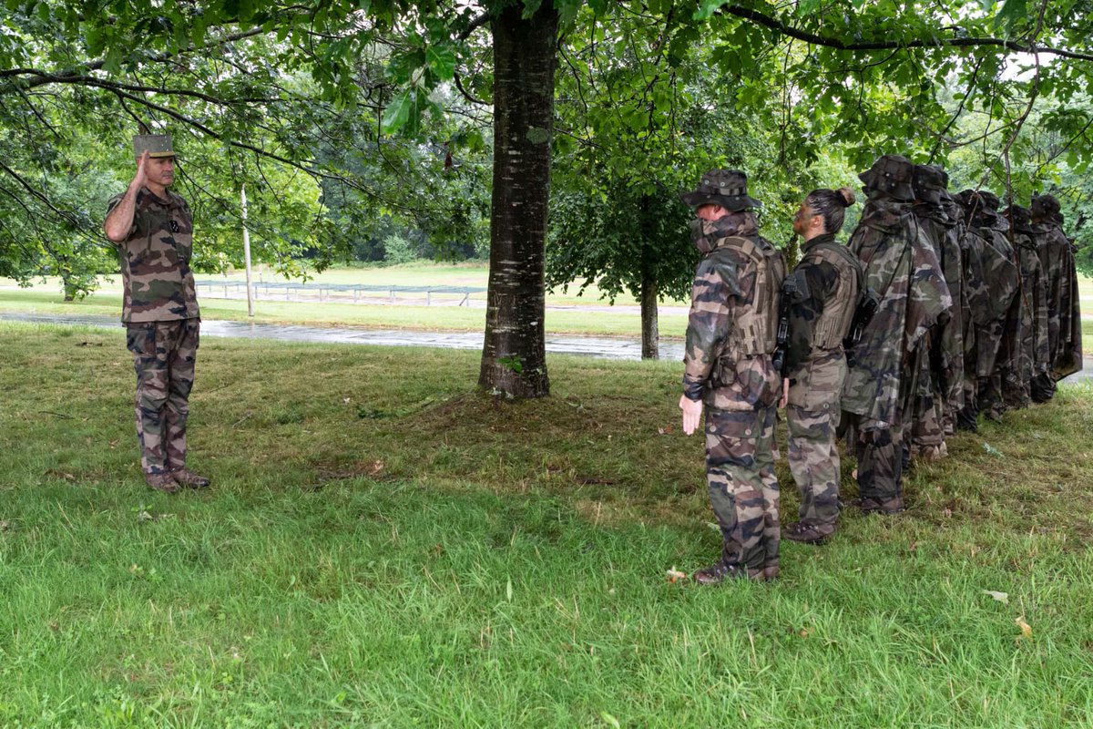 CEMAT_FR's tweet image. En visite au #CFIM de la #9BIMA. La formation de nos jeunes engagés est déterminante pour nos succès futurs. Il nous faut des combattants solides physiquement et moralement, capables de s’adapter aux circonstances les plus complexes #NosJeunesOPS