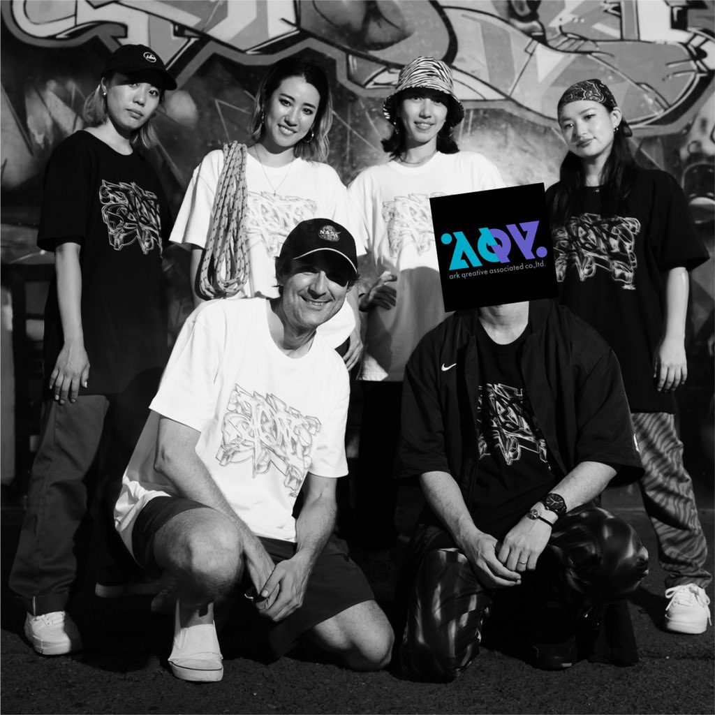 cmf0703's tweet photo. 元FATクルーのTOM、元ダブルダッチ世界チャンピオン @omayu0930 といった友人達と @mrs.doubledutch の皆さんに先日2ndANNIVERSARYの撮影を手伝っていただきました。
special thanks: @winiche
#DoubleDutch #ダブルダッチ #グラフィック #graphic #スニーカー好き #winiche #fatyo #fat_tokyo https://t.co/TAa7byBDKT