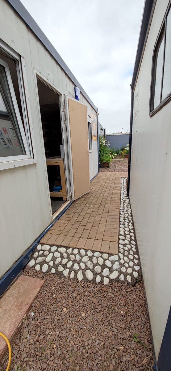 FixforaFuture's tweet image. Check out our fancy new path! 
Thanks to Tommy Dale of The Mart and Caledonian Horticulture for using leftover building materials to fantastic effect!
To view East Linton Tool Library's inventory: eastlintontoollibrary.myturn.com/.../inven.../b… 
To become a member: 
eastlintontoollibrary.myturn.com/library/