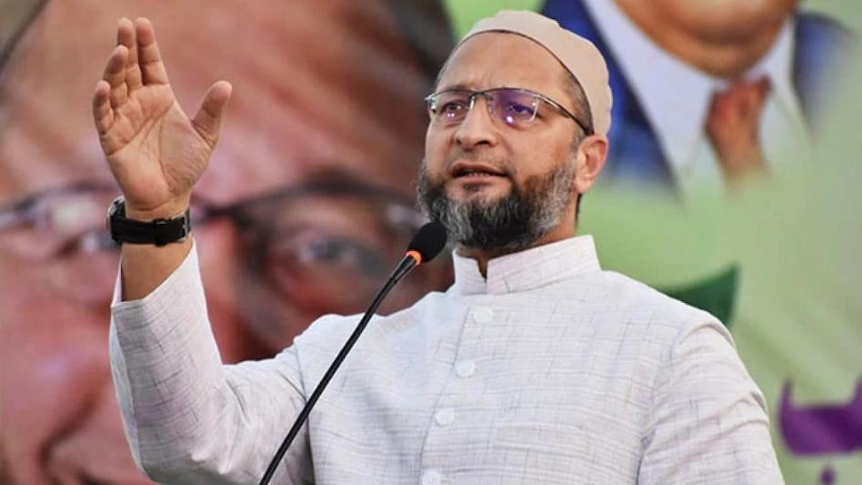media_samvad's tweet photo. #AIMIM अध्यक्ष असदुद्दीन ओवैसी ने #SamajwadiParty के साथ गठबंधन की शर्त रखते हुए #UttarPradesh में मुस्लिम उपमुख्यमंत्री बनाने की बात रखी। ओवैसी ने ओम प्रकाश राजभर के भागीदारी संकल्प मोर्चा के साथ गठबंधन किया है।
#Election2022 @myogiadityanath #BreakingNews https://t.co/ATFOKclCcu
