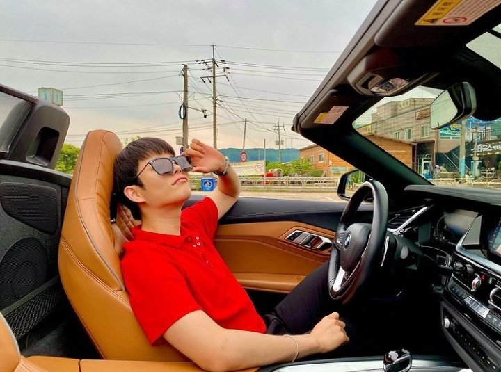 AstroChile_fanb's tweet photo. Act. #MJ en ig 📸
"🏎️"
https://t.co/XwZnwcUUtI
#ASTRO #MJblog @offclASTRO https://t.co/LqGB9xDeaL