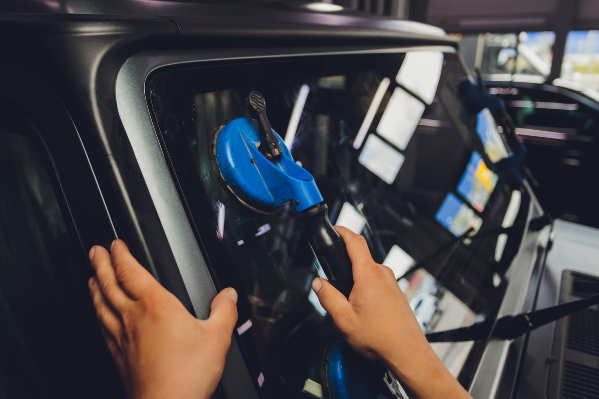 EParamount_Auto's tweet photo. EParamount Auto Glass is one of the best names to go with when you are looking for Auto Glass. Check us out here! https://t.co/JGm2Y5xwlW #AutoGlass #WindshieldRepairs #WindshieldReplacements #SunroofGlassReplacement https://t.co/TpBVDbSVC1