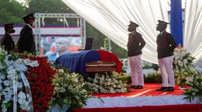 Realizan acto fúnebre del presidente asesinado Jovenel Moïse en Haití

#BolívarInmortal

vtv.gob.ve/acto-funebre-a…