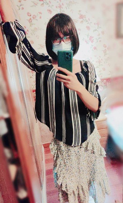 记录上个月发生的第一次伪街经历，出了门就遭遇警察，这运气也是没谁了吧🤣  （晚了一个月才发出来，我真是好咕咕😂） #女装男子  #伪街 #Crossdesser https://t.co/xFIRPa<a href="/tag/%E5%A5%B3%E8%A3%85%E7%94%B7%E5%AD%90"class="tags">#女装男子</a><a href="/tag/%E4%BC%AA%E8%A1%97"class="tags"><span>#伪街</span></a><a href="/tag/crossdesser"class="tags"><span>#crossdesser</span></a>