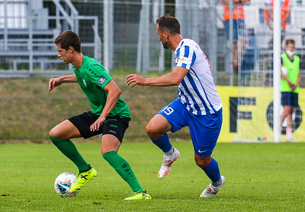 fkpribram's tweet photo. ⚽️ GOL // 1️⃣:2️⃣ Na začátku druhého poločasu domácí snižují. Vlastní gól si vstřelil Jiří Mezera 🙈 #PROPRI https://t.co/vHbZNyf3v7
