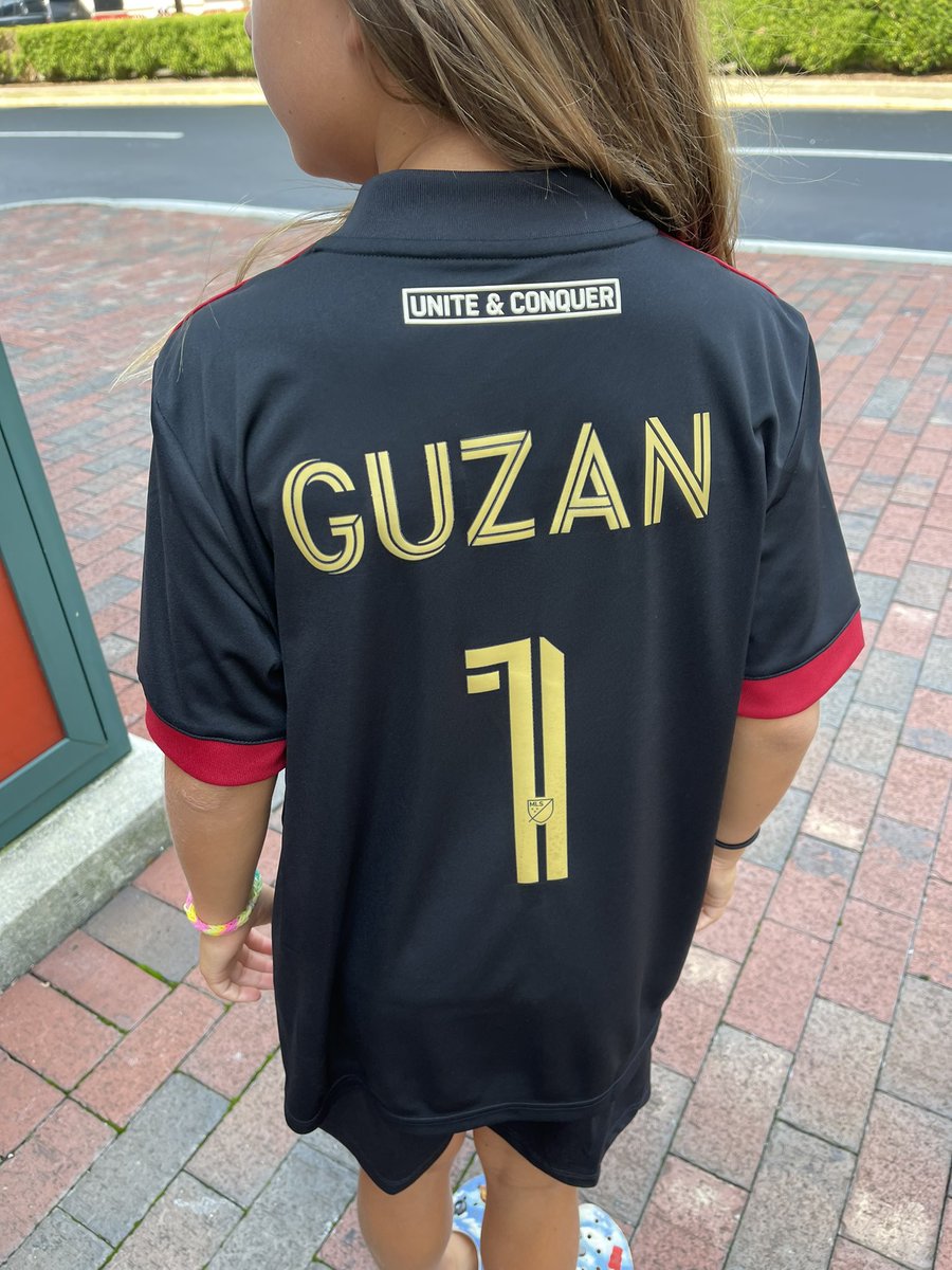abarber1981's tweet photo. One Happy girl! Guzans #1 fan! #UniteAndConquer @ATLUTD @bradguzan https://t.co/7P0I4uqkjd