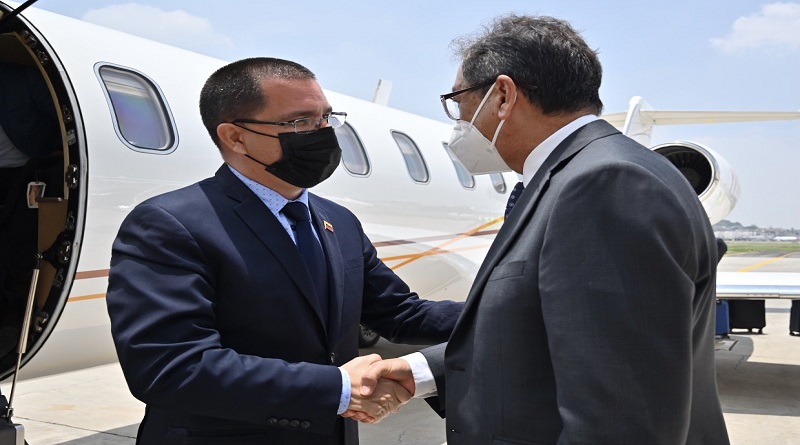 Canciller Jorge Arreaza arriba a Ciudad de México para participar en la XXI Reunión de Cancilleres de la CELAC

#BolívarInmortal

vtv.gob.ve/canciller-jorg…