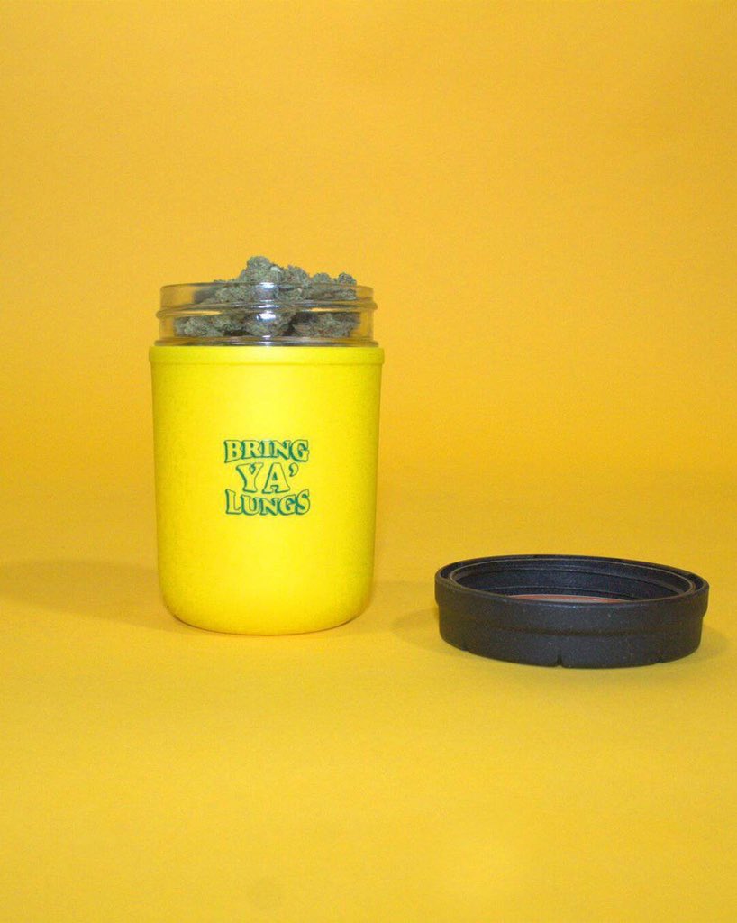 TheSmokersClub's tweet photo. Our @ReStashJars is for the the Loud Pack only 💯😶‍🌫️💨 No Boof allowed in our jars #BringYaLungs https://t.co/NWPTbTTNx8