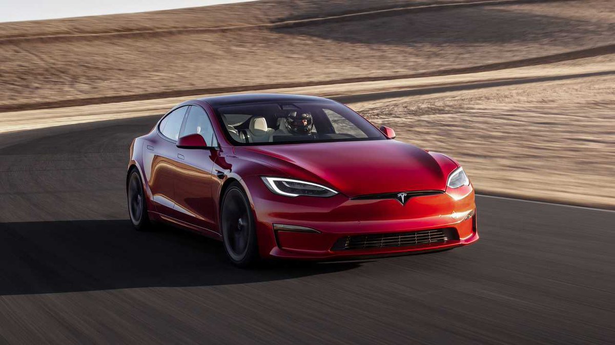 AustinC20160's tweet photo. @firemonkey Tesla , imagine marking a name location and the Tesla takes you without you controlling the car, so you can shoot other players https://t.co/t3hncXb4vC