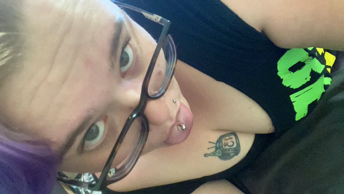 piercing my tongue has made my blowjobs even better, a feat i did not think possible https://t.co/u5