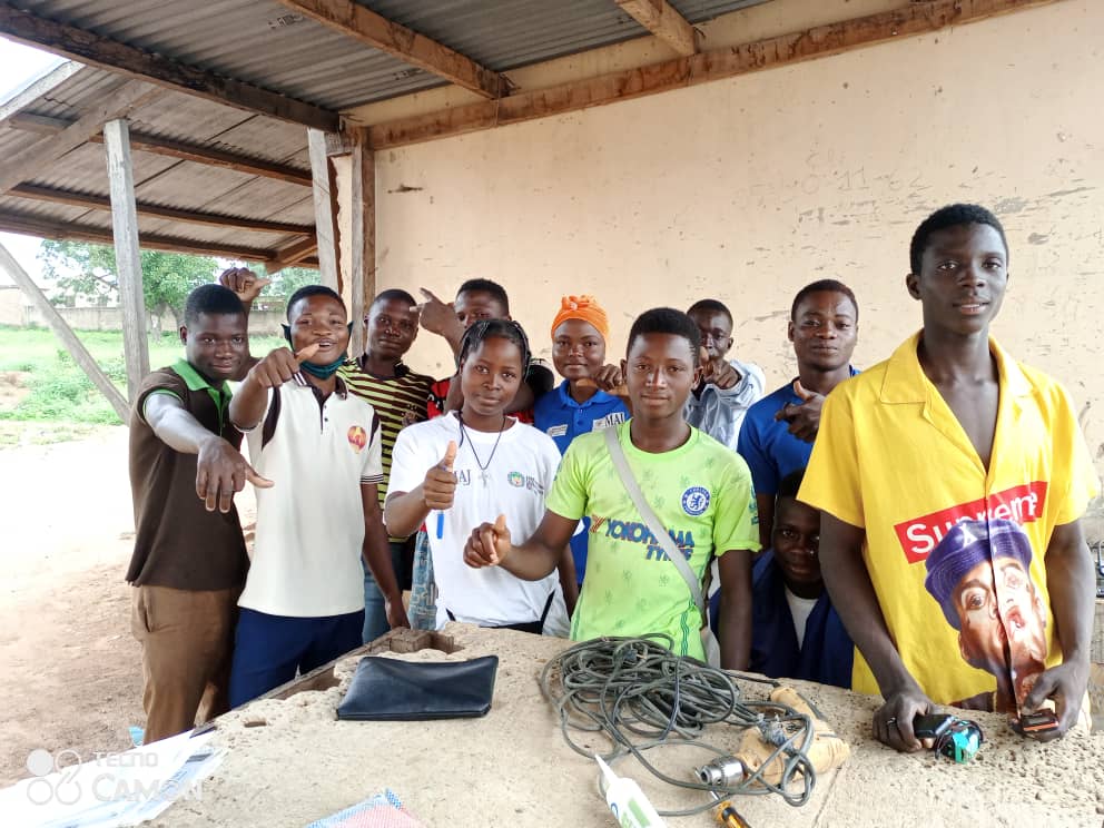MAJ_NATITINGOU's tweet photo. Le MAJ Natitingou une fois de plus en activité.
Réunis en matinée de ce samedi 24 juillet, les pairs éducateurs ont mené plusieurs activités notamment l'ESC et la réunion mensuelle.
@LeaderAmour
@MeolaOdilonne 
@MAJBenin 
@DidierTchansi 
@HMoutouama 
@dohakoua 
@LDohakoua https://t.co/7t5849Hrhk