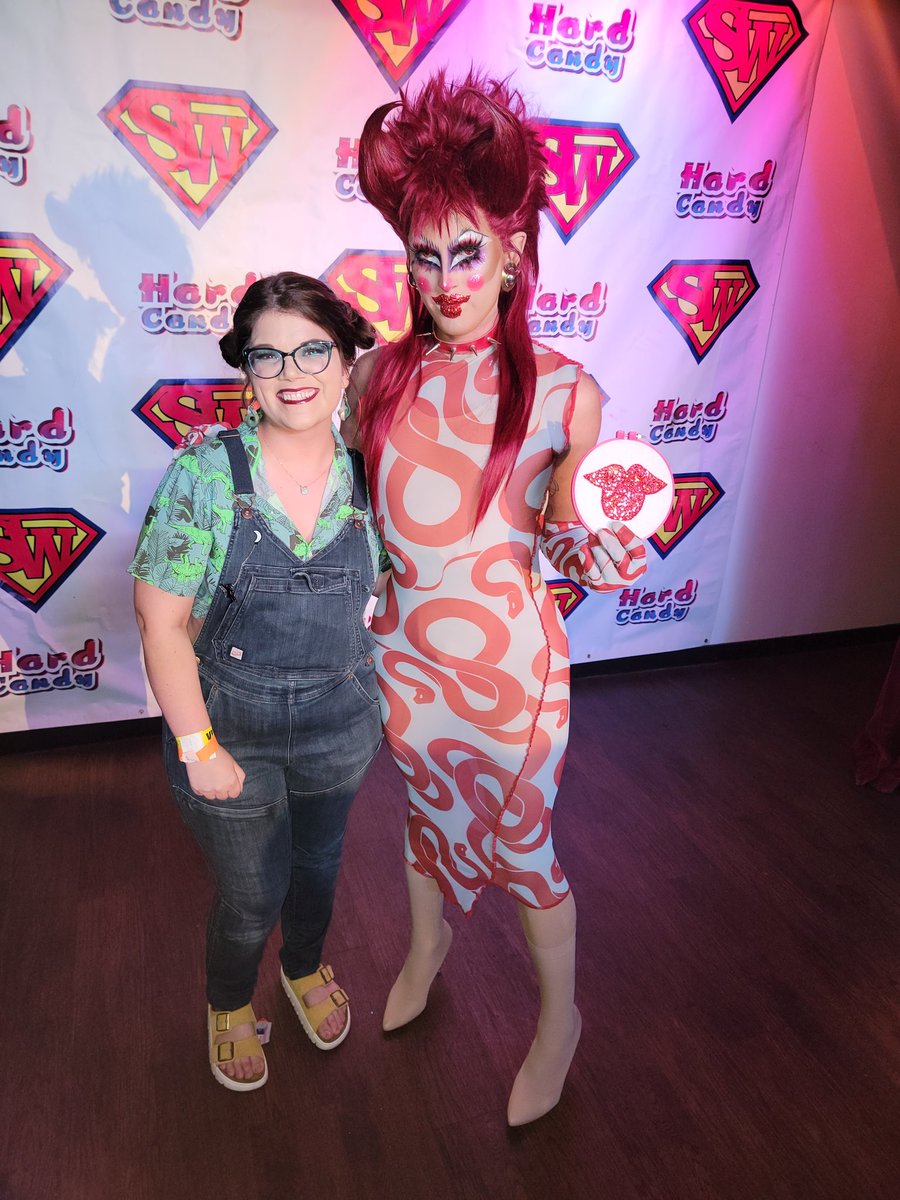 fugettaboudit's tweet photo. Got to meet @CrystalMethyd and give her the hoop I embroidered her! https://t.co/IygJI0GxJo