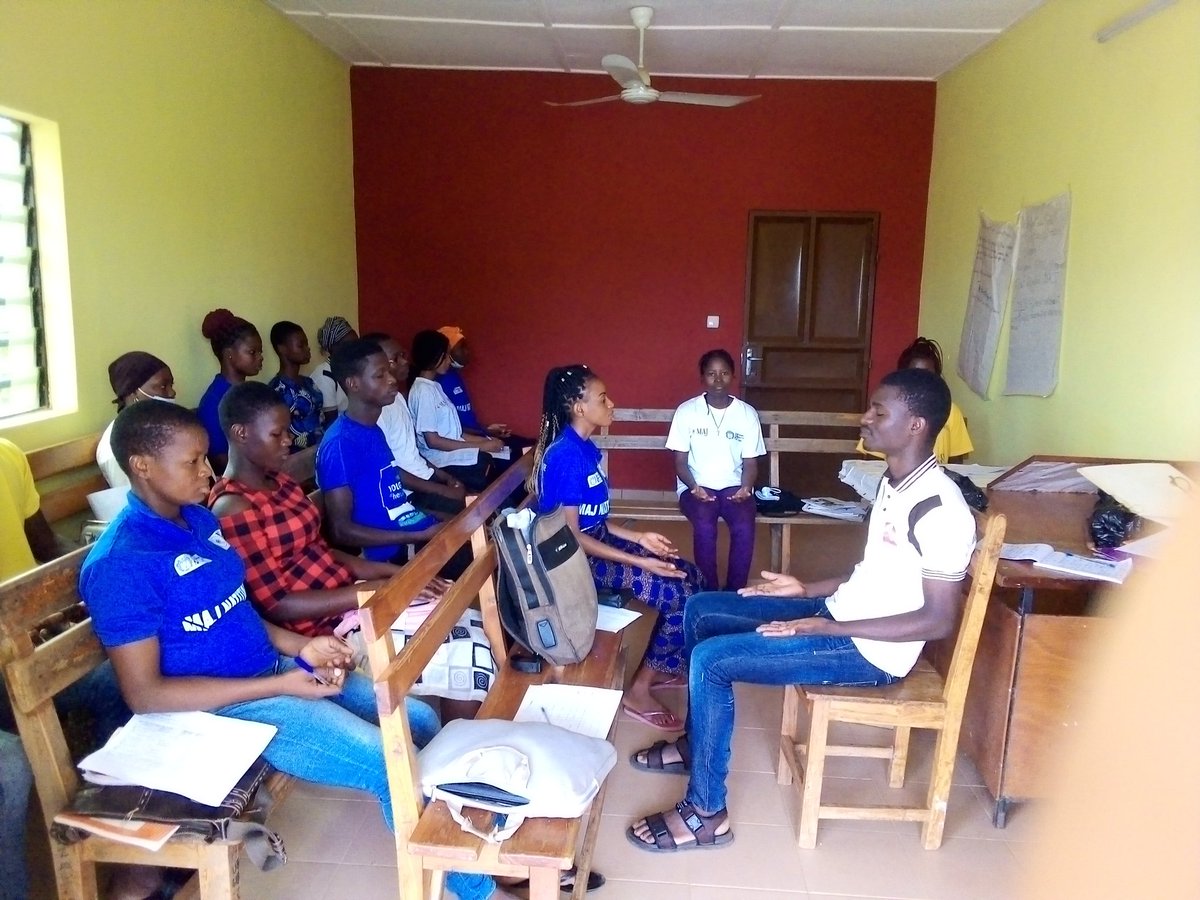 MAJ_NATITINGOU's tweet photo. Le MAJ Natitingou une fois de plus en activité.
Réunis en matinée de ce samedi 24 juillet, les pairs éducateurs ont mené plusieurs activités notamment l'ESC et la réunion mensuelle.
@LeaderAmour
@MeolaOdilonne 
@MAJBenin 
@DidierTchansi 
@HMoutouama 
@dohakoua 
@LDohakoua https://t.co/7t5849Hrhk