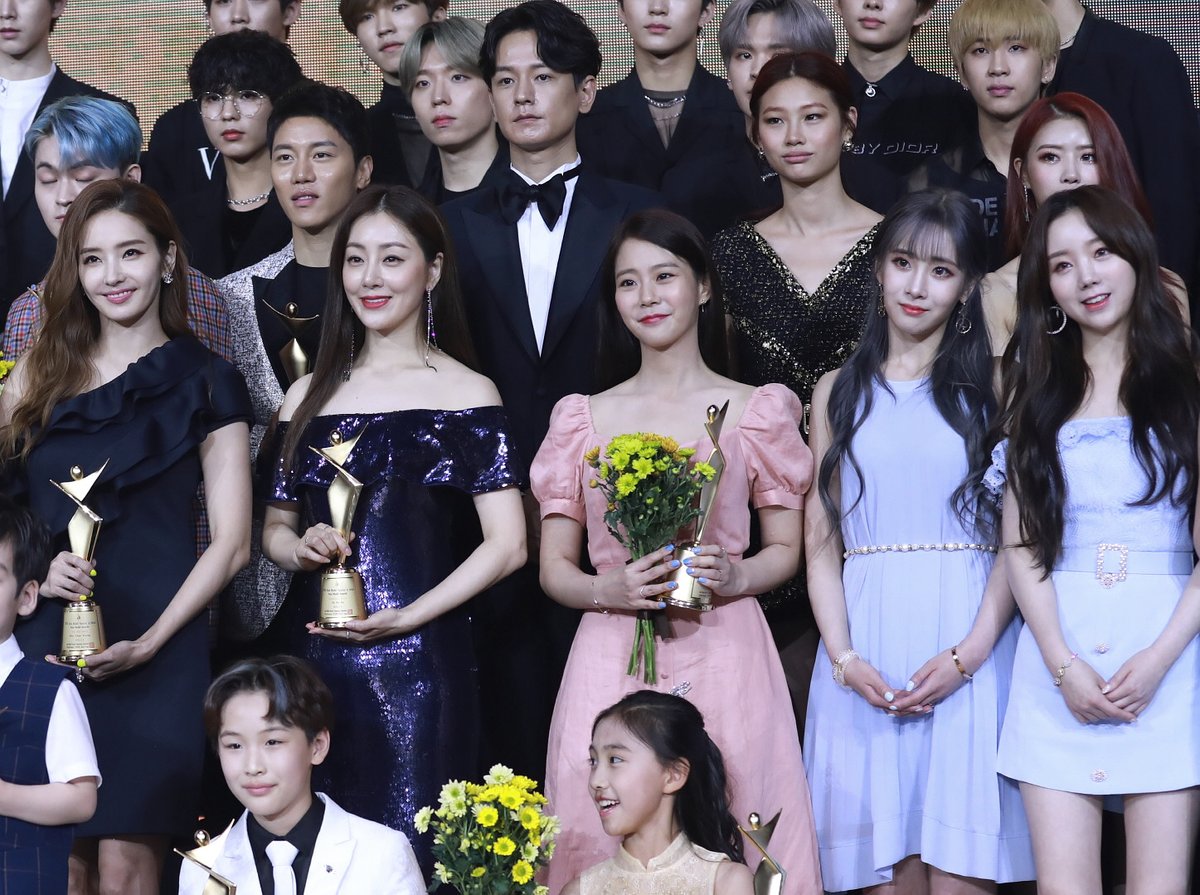 karade03's tweet photo. Asia Model Festival Awards 2019 - 한채영 님,오나라 님,한승연 님,러블리즈 외 단체 - 3 ~ !!! https://t.co/dIHlMPOUhz