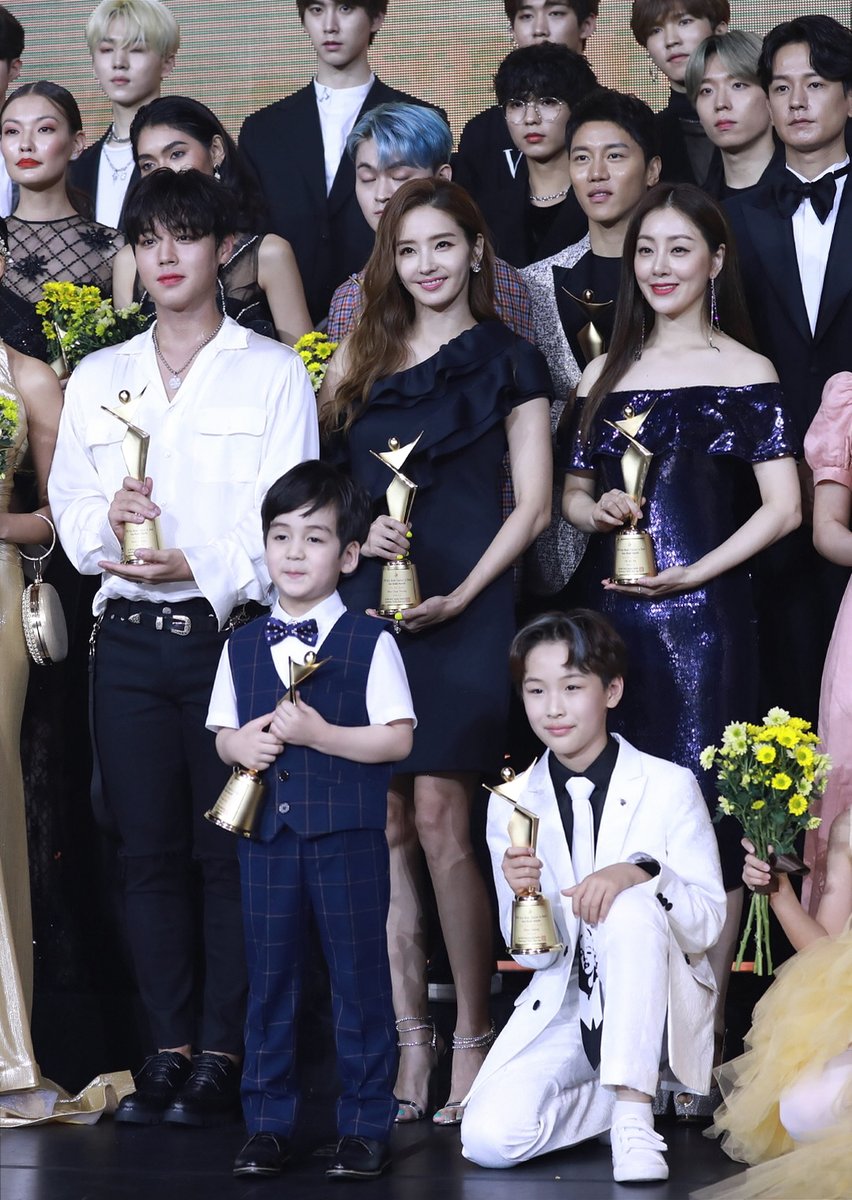 karade03's tweet photo. Asia Model Festival Awards 2019 - 박지훈 님,한채영 님,오나라 님,한승연 님 외 단체 - 1 ~ !!! https://t.co/2Dlr34G5oj