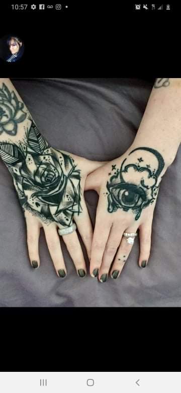 StudioWestLLC1's tweet photo. Hand tattoos

#tattooart #blackandgreytattoo #girlswithtattoos https://t.co/1Q5Ciu8A2A