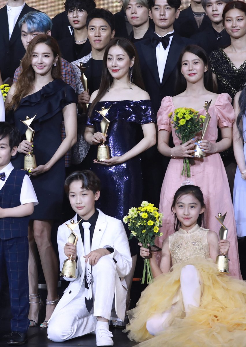 karade03's tweet photo. Asia Model Festival Awards 2019 - 한채영 님,오나라 님,한승연 님 외 단체 - 1 ~ !!! https://t.co/bgeusNOs33