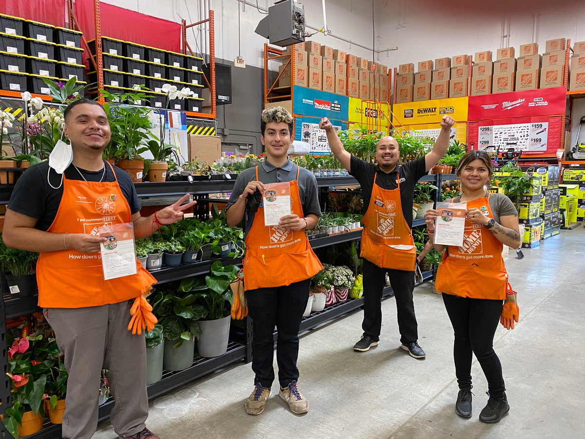 BunthanHD1009's tweet image. Thank you Perla, Jobanne and Brandon for their teamwork and passion on the fantastic display and still drive excellent customer service. You guys ROCK. 🙏🏻🙏🏻🙏🏻 @MikeHubbard5580  @SmithE6621 @Cesar93THD @MRSSAHD @RachelUlloa_ @steveknott020