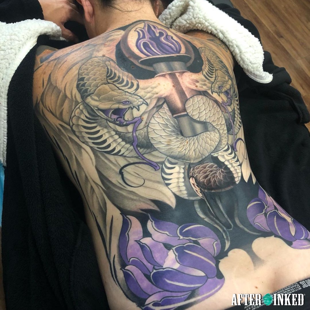 AfterInked's tweet photo. Great work of art made on the back, let's enjoy these tattoos and their different styles. #BagTattoo #TattooBack #BlackAndGrayTattoo #ColorTattoo #afterinked #proudusers #formulatedforperfection #afterinkedeveryday #tattooaftercare #vegan #erik_ez_campbell #therawcanvas https://t.co/CJtoUdkwr3