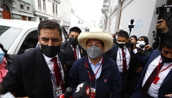 peru21noticias's tweet photo. 🔴Pedro Castillo: “Vamos a solicitar al Congreso para que el sueldo de ministros y congresistas bajen a la mitad” https://t.co/Xuwt2TsCvq https://t.co/BYRcS7MZ45