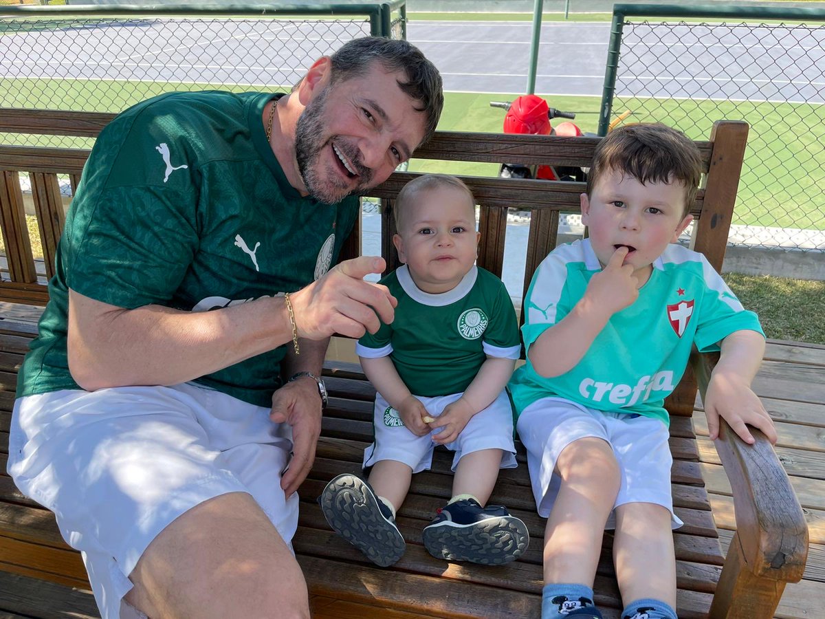 Dois netos noruegueses e palmeirenses.
Demais né