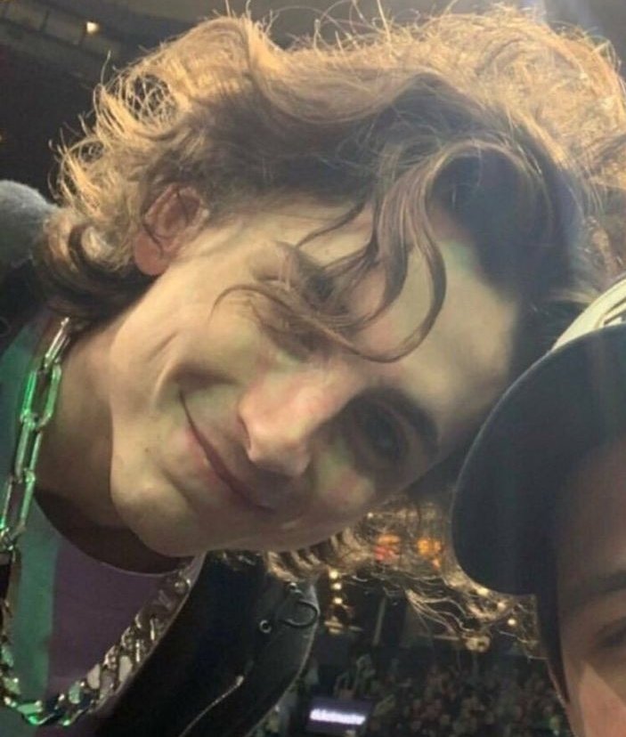 hourlychalamet's tweet photo. https://t.co/y8JWNN3tIf
