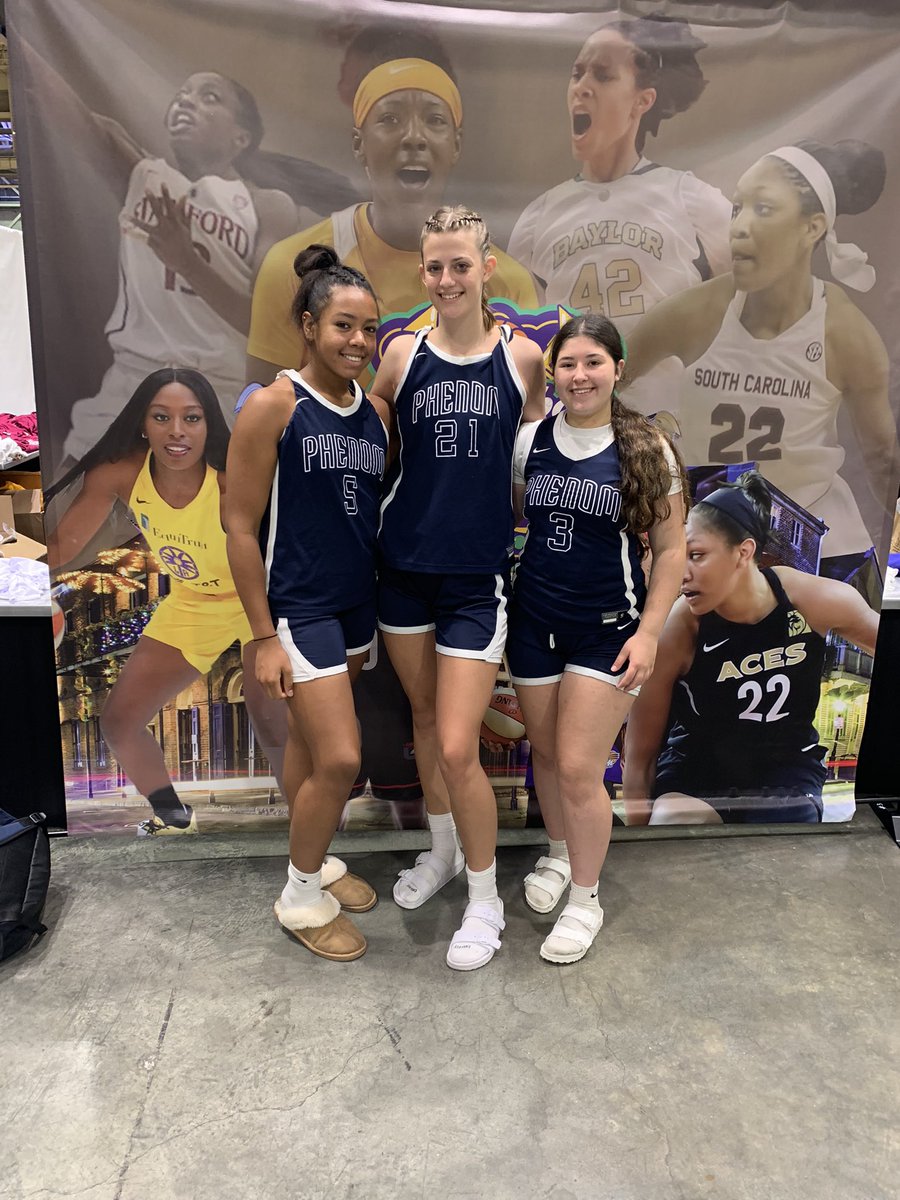 MeghanIllingwo1's tweet photo. basketball on the bayou in new orleans!!! my team is 3-1! https://t.co/fTifkMNsKE
