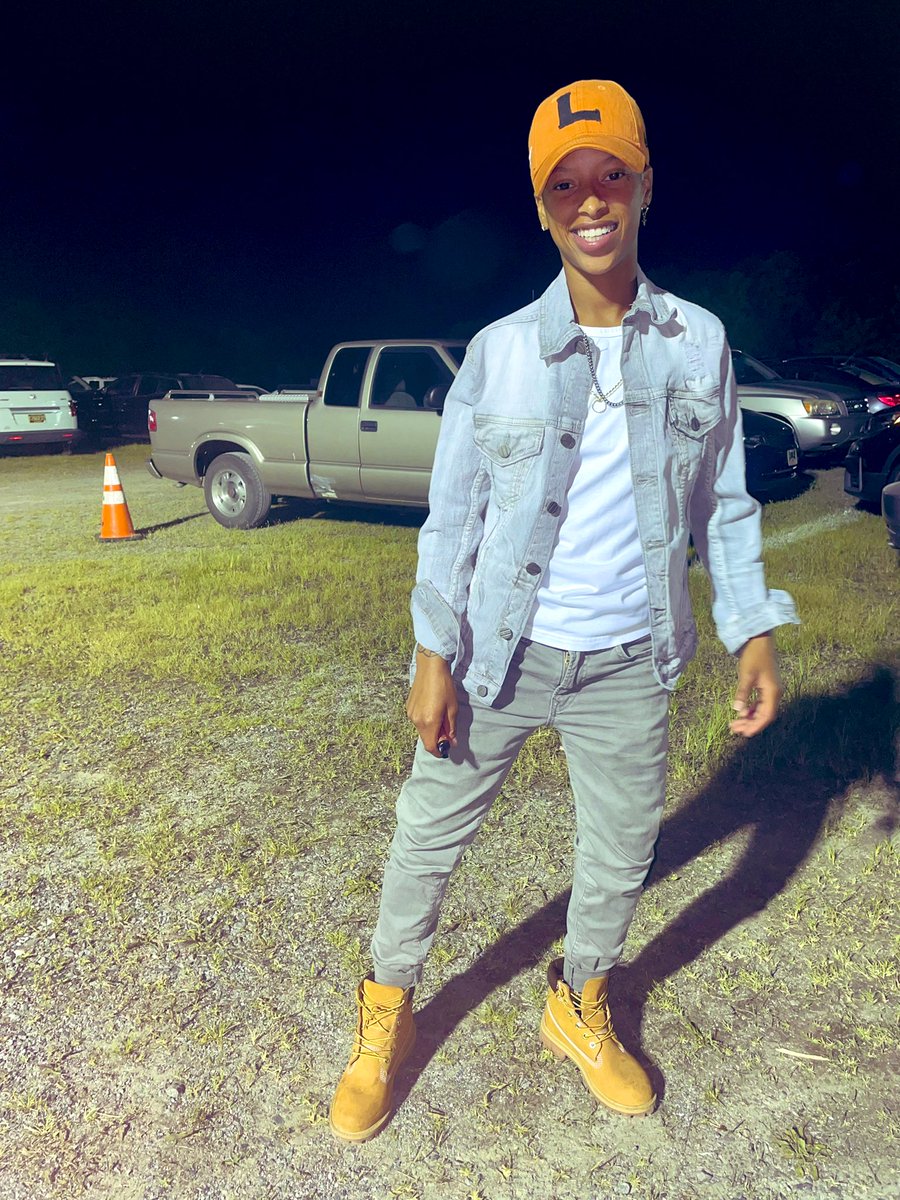 If you knew me you dont now ! 🖤🥂 lowdow