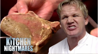 Gordon Ramsay Disgusted as Chef Puts Food in the Calamari! https://t.co/2YlpdJZKlR