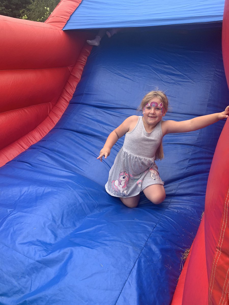 lynneales's tweet photo. Emily loving malfest today https://t.co/jsakmETPpq