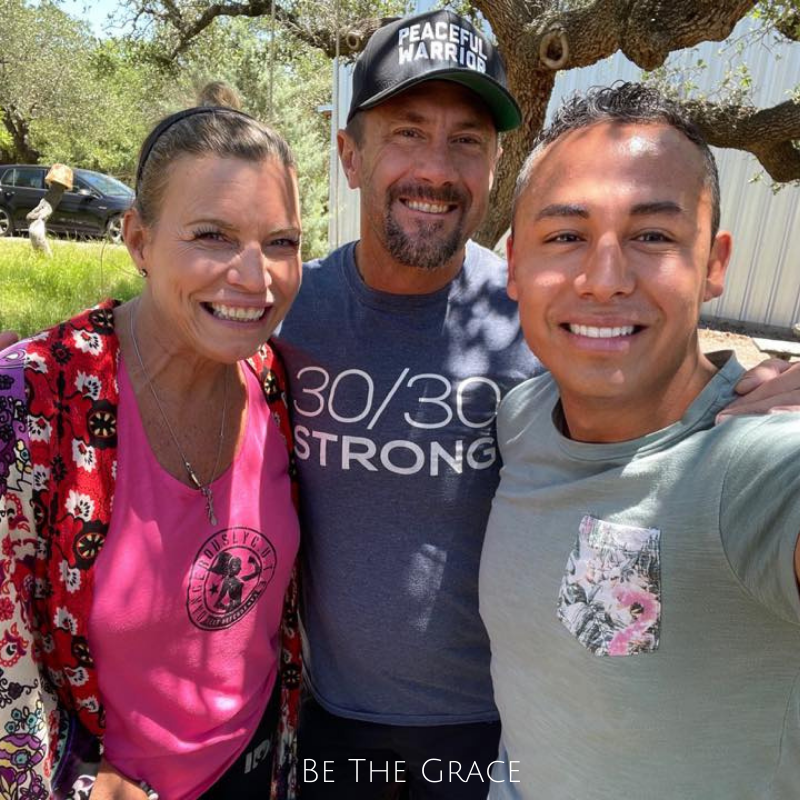 DMichelleNorris's tweet photo. "I've always believed in savoring the moments. In the end, they are the only things we'll have." -Anna Godbersen #FriendshipGoals #SmilesWithFriends https://t.co/lDGhQmMMvw